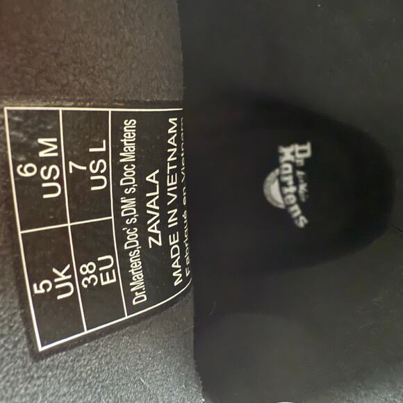 Dr Martens Boots Zavala Glossy Patent Leather Combat NWOT Unisex Womens 7 Mens 6 - Picture 7 of 7